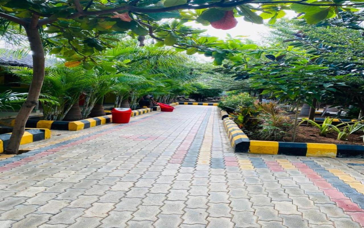 Hotel Megha Resort Hampi Esterno foto