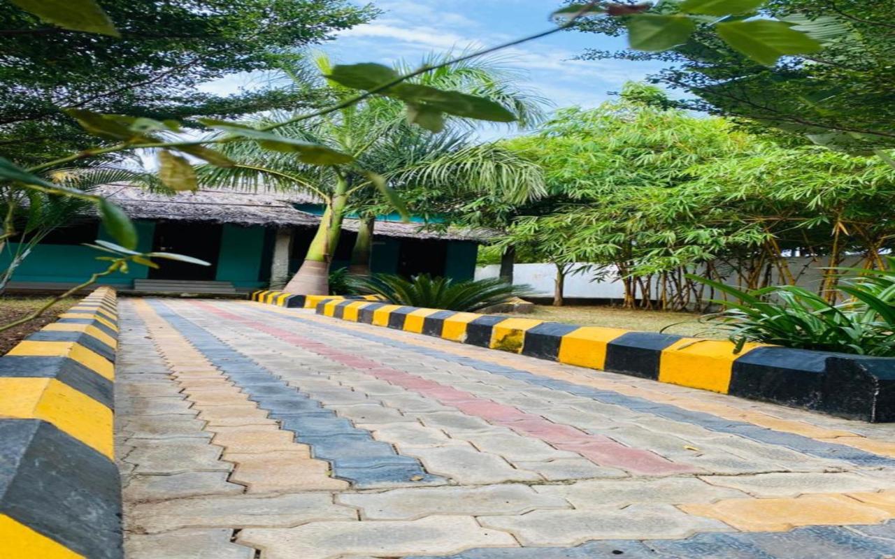 Hotel Megha Resort Hampi Esterno foto