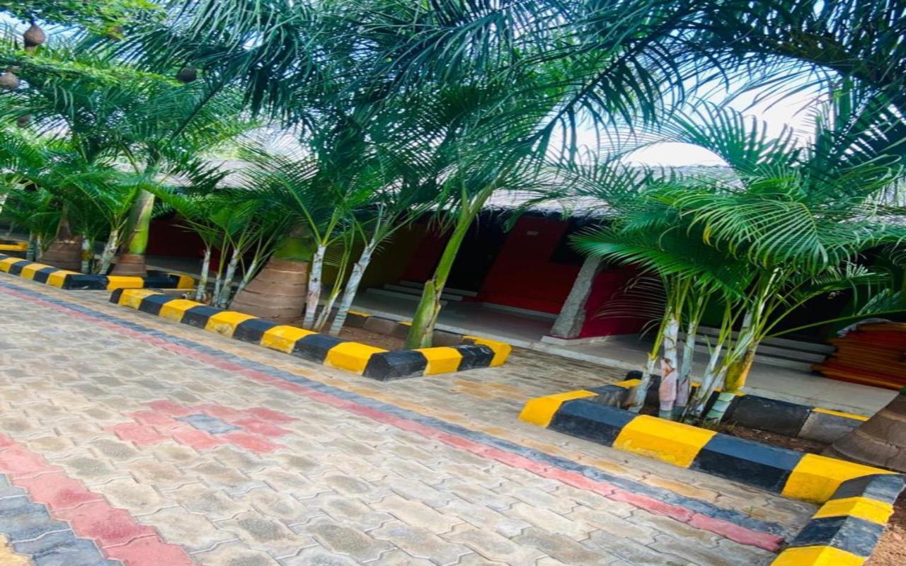 Hotel Megha Resort Hampi Esterno foto